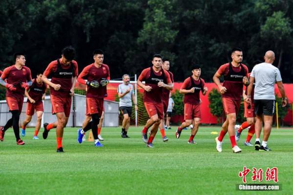 中国男子足球队「中国男子足球队打进奥运会足球决赛阶段比赛是哪一年」