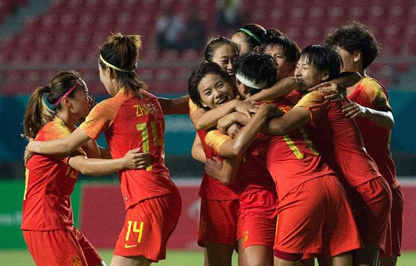 中国女足惜败丹麦，中国女足和荷兰女足谁赢了